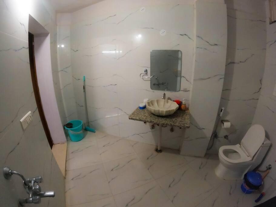 Blue Door Villa By Homeyhuts Rajpur Exterior photo